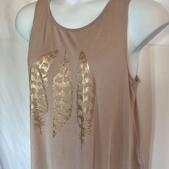 Sleeveless feather tee size XL - Picture 3 of 10